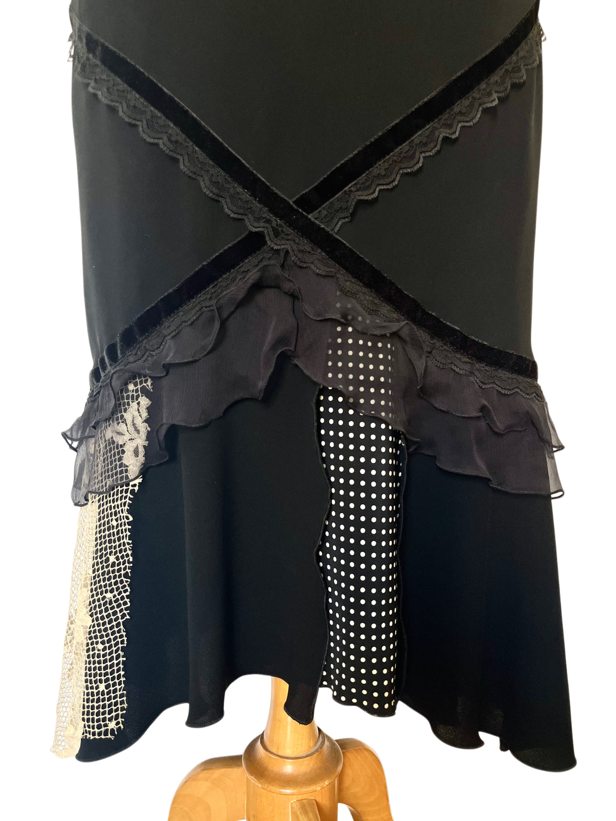 Robe Midi Asymétrique Style Whimsigoth Noir & Soie à Pois — T. 36