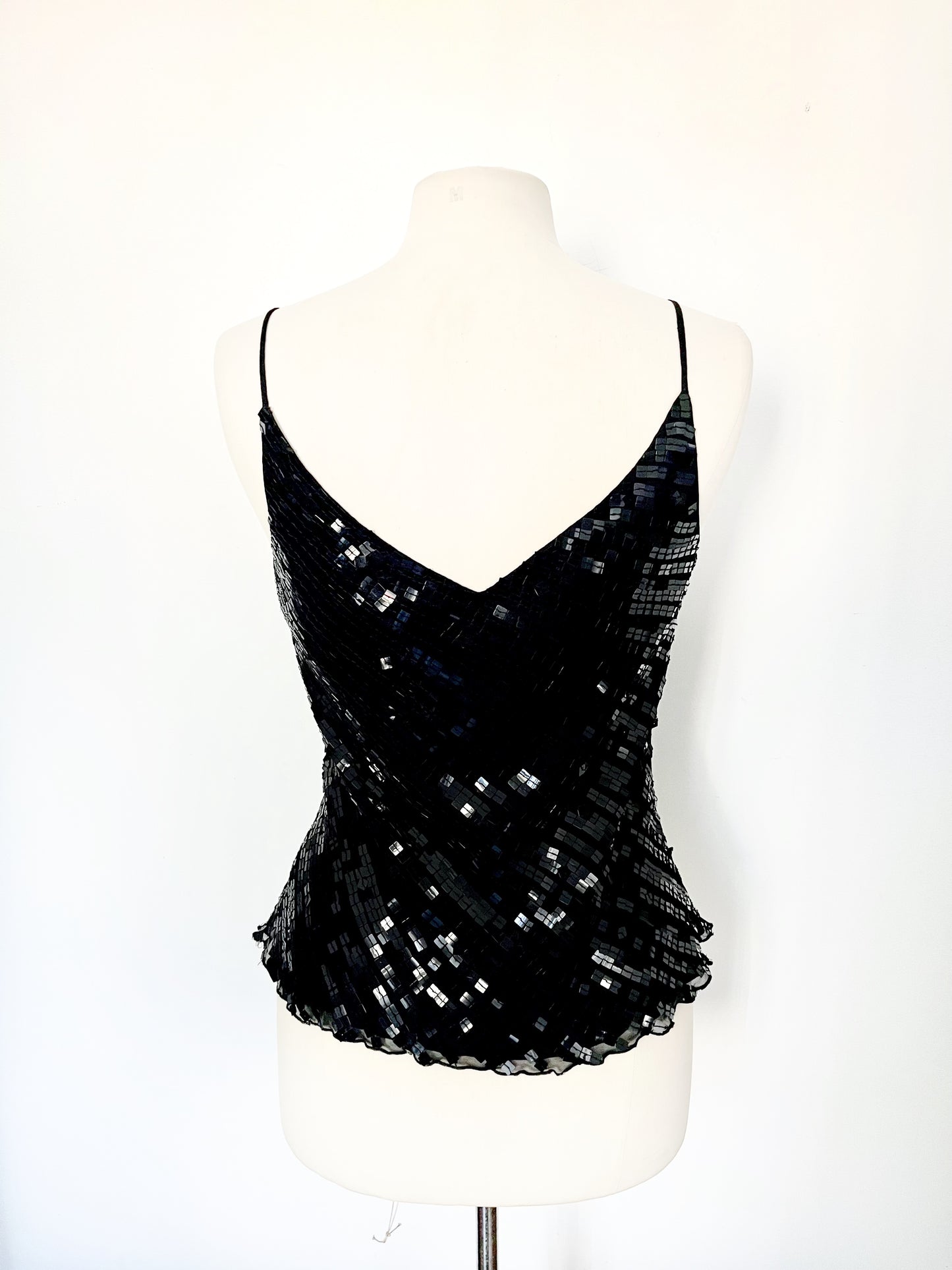 Top vintage noir à fines bretelles 100% soie, broderies perlées et sequins – Taille 38/40