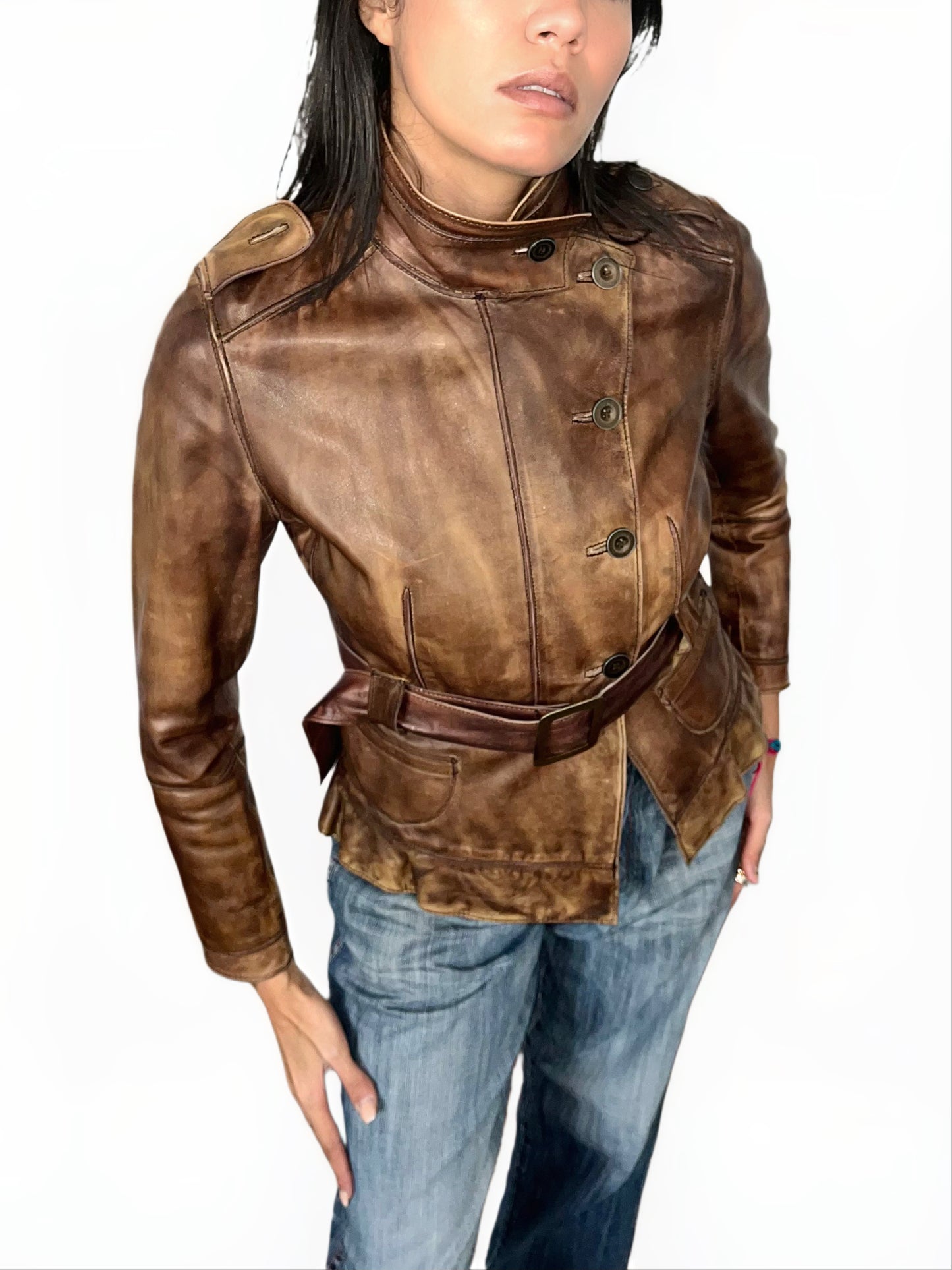 VESTE VINTAGE EN CUIR PATINÉ À VOLANT — TAILLE 38/40