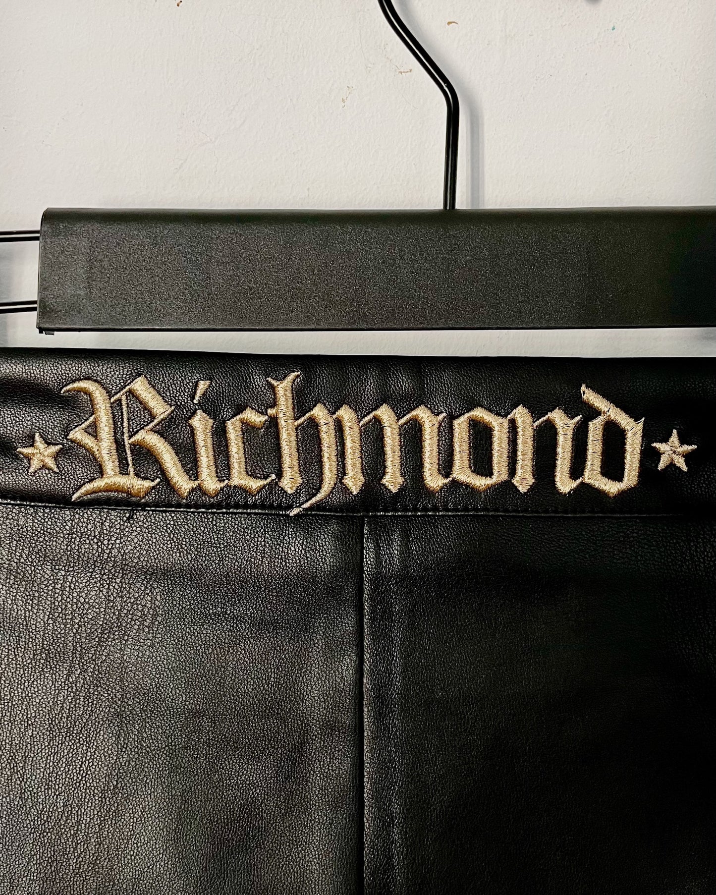 Short / Bermuda vintage Richmond — Similicuir & Franges — (neuf avec étiquette) — taille 36