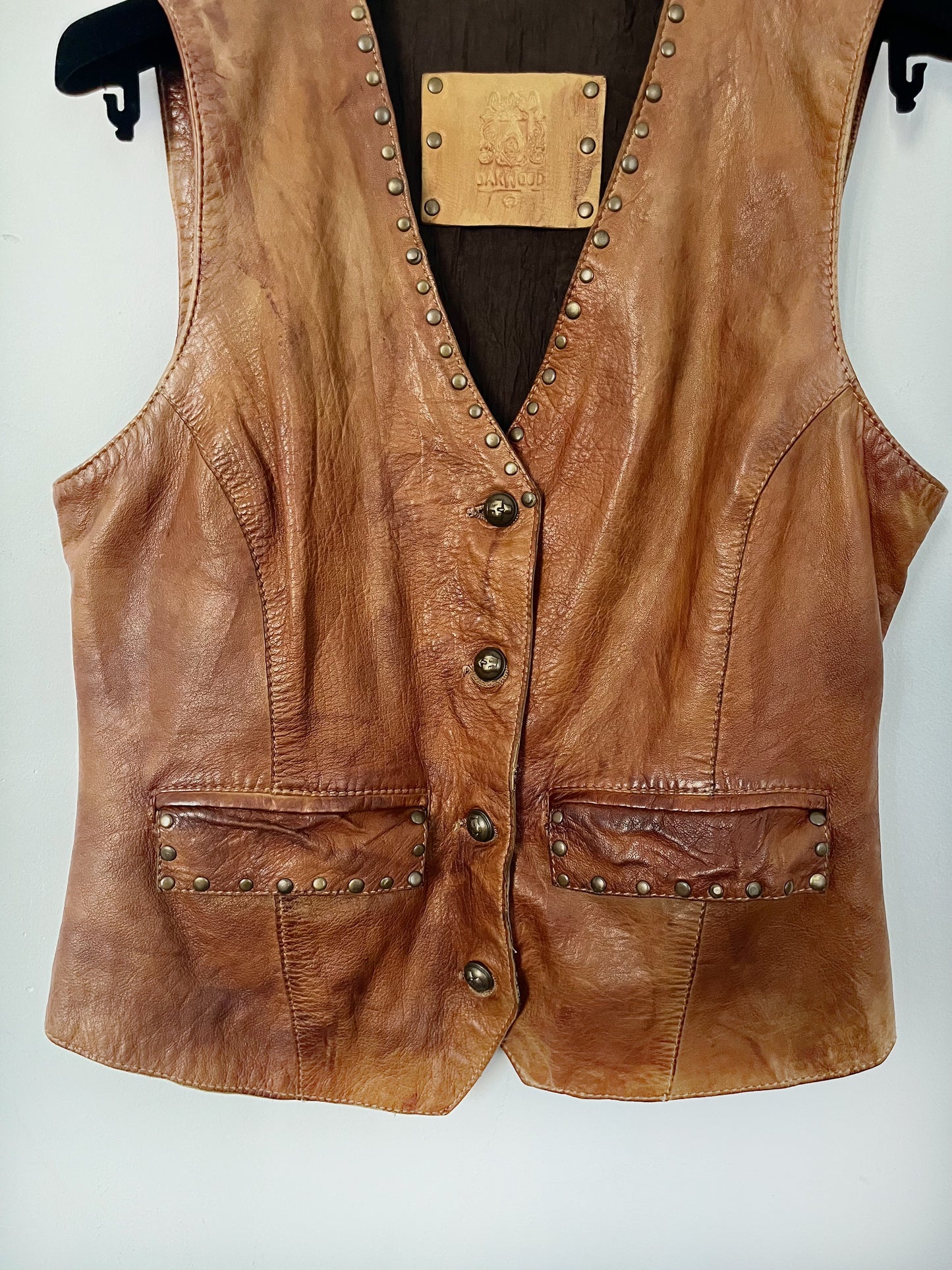 Veston vintage en cuir véritable style western – rivets mordorés – T38