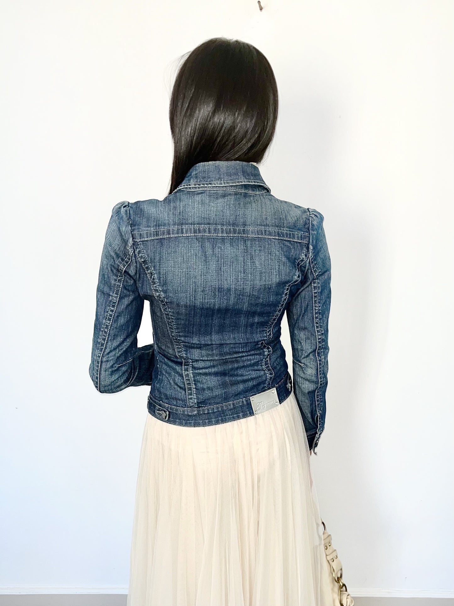 Veste en jean vintage cintrée à épaules bouffantes – Taille 38
