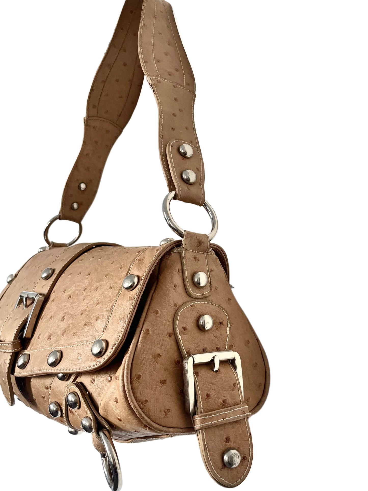 SAC BAGUETTE VINTAGE EFFET CUIR D’AUTRUCHE — DÉTAILS RIVETS ARGENTÉS — FORMAT MÉDIUM