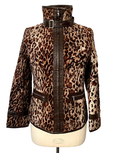 Veste ajustée vintage en fausse fourrure léopard — détails similicuir — taille 38/M