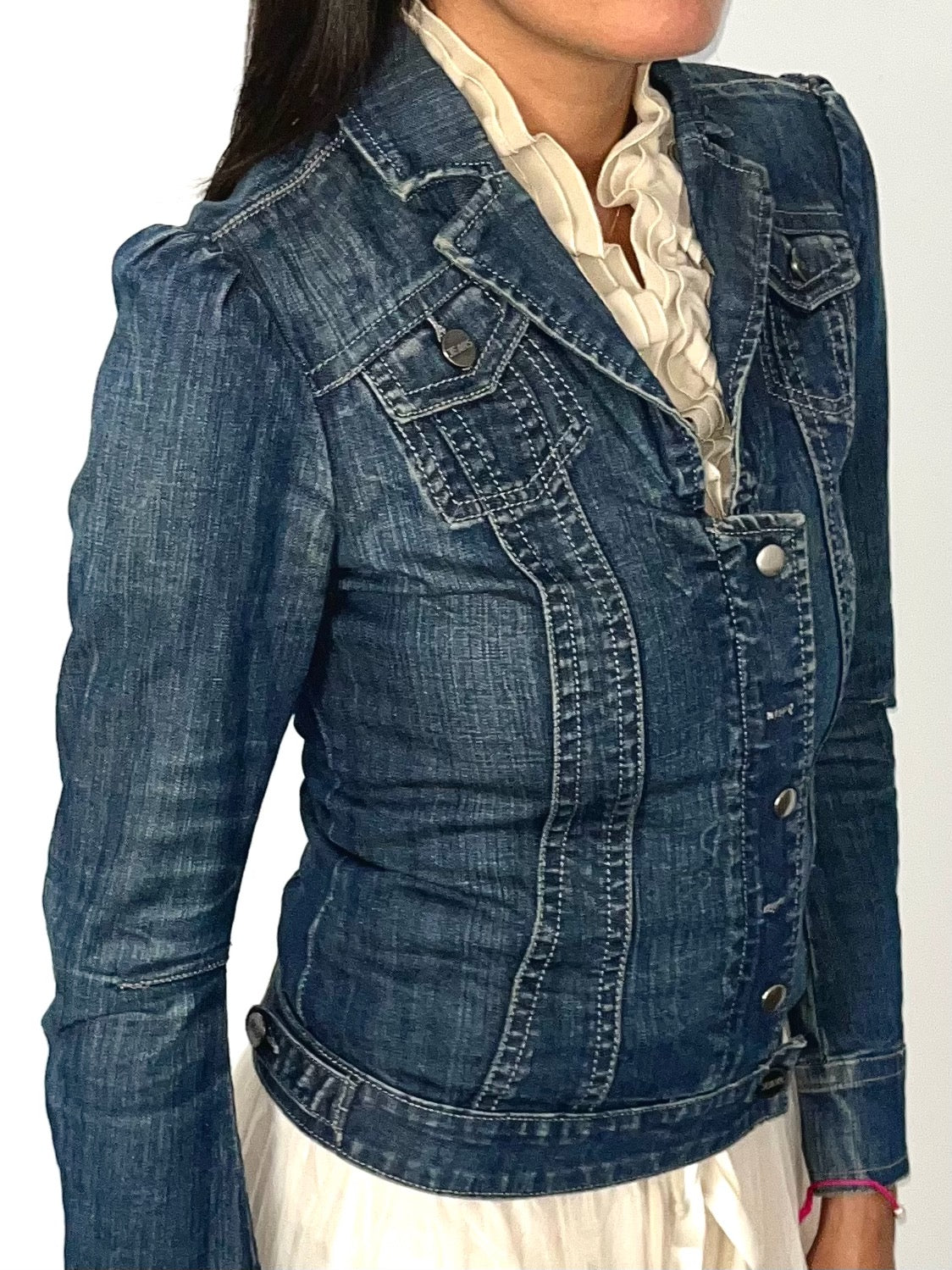 Veste en jean vintage cintrée à épaules bouffantes – Taille 38