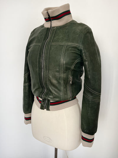 Veste bomber en cuir véritable vert, détails surpiqûres blanches, XS/S ( SOLD OUT )