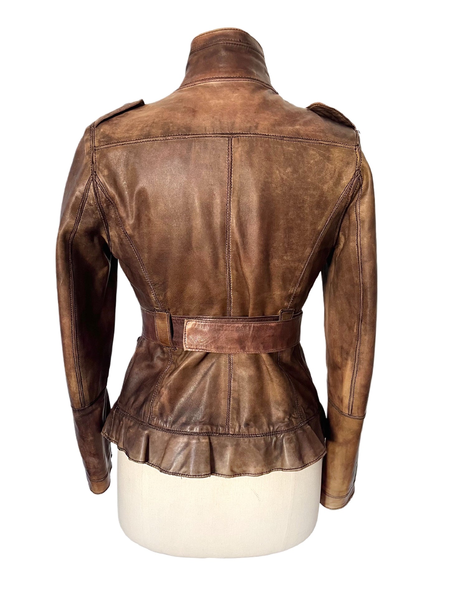 VESTE VINTAGE EN CUIR PATINÉ À VOLANT — TAILLE 38/40