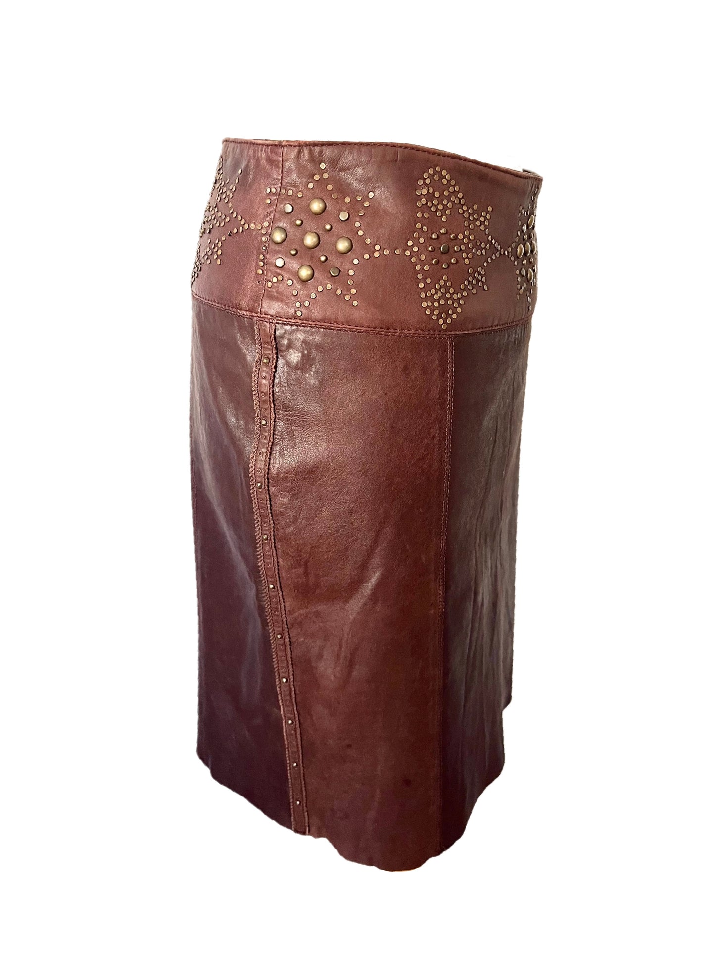 JUPE VINTAGE EN CUIR CLOUTÉE — (MADE IN ITALY) — TAILLE 42 IT 38/40 (M) FR