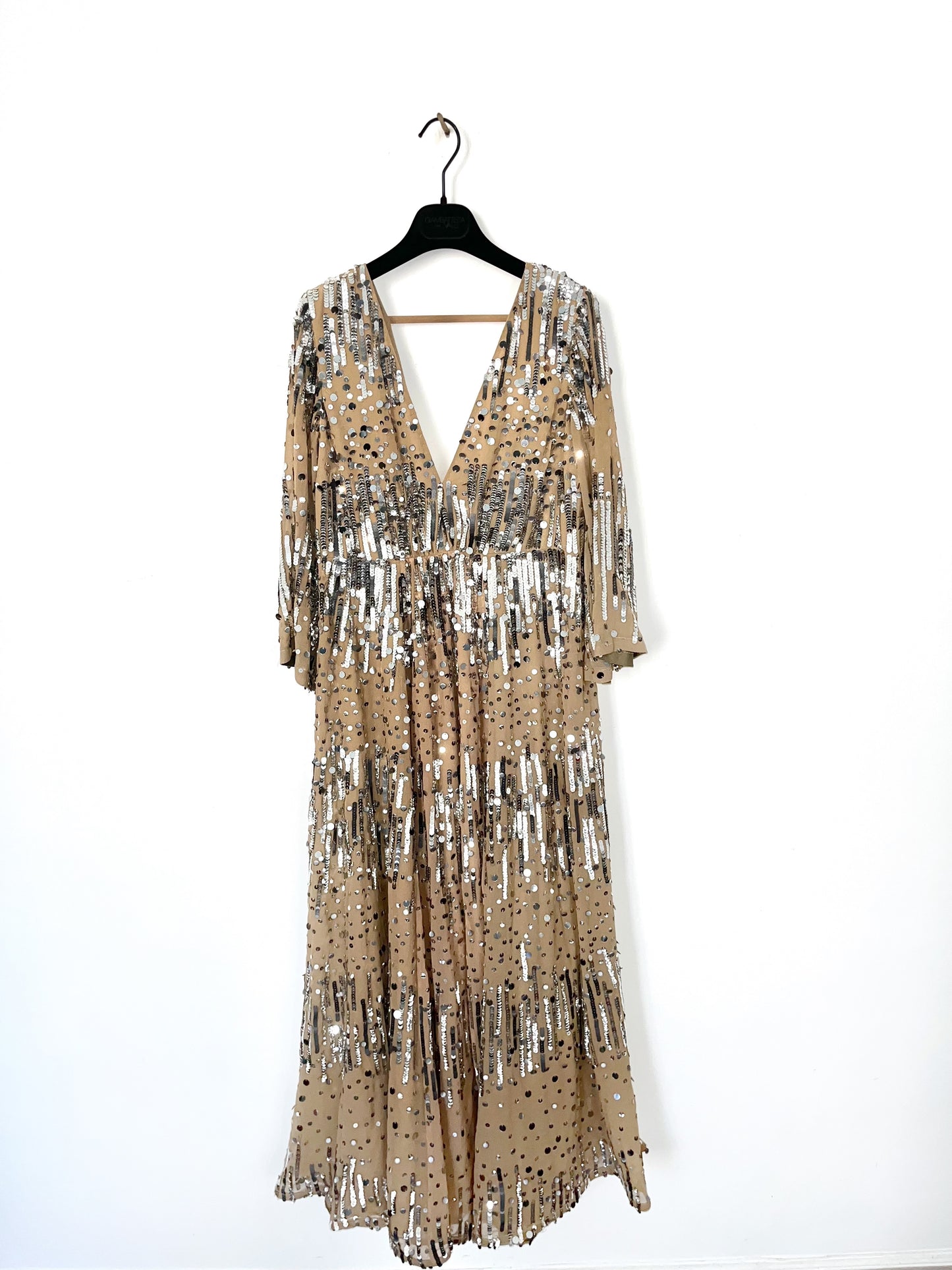 Robe de cérémonie à sequins argentée ( SOLD OUT )