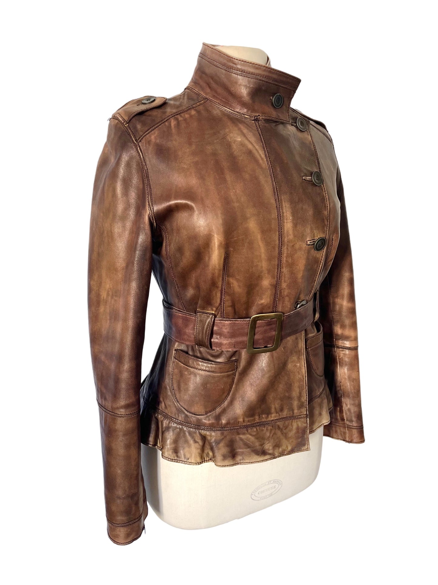 VESTE VINTAGE EN CUIR PATINÉ À VOLANT — TAILLE 38/40