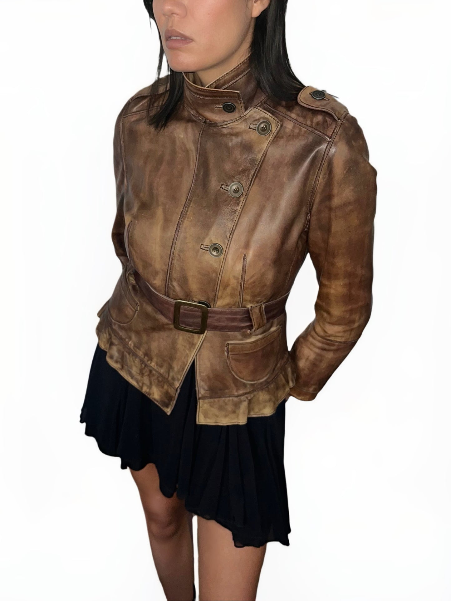 VESTE VINTAGE EN CUIR PATINÉ À VOLANT — TAILLE 38/40