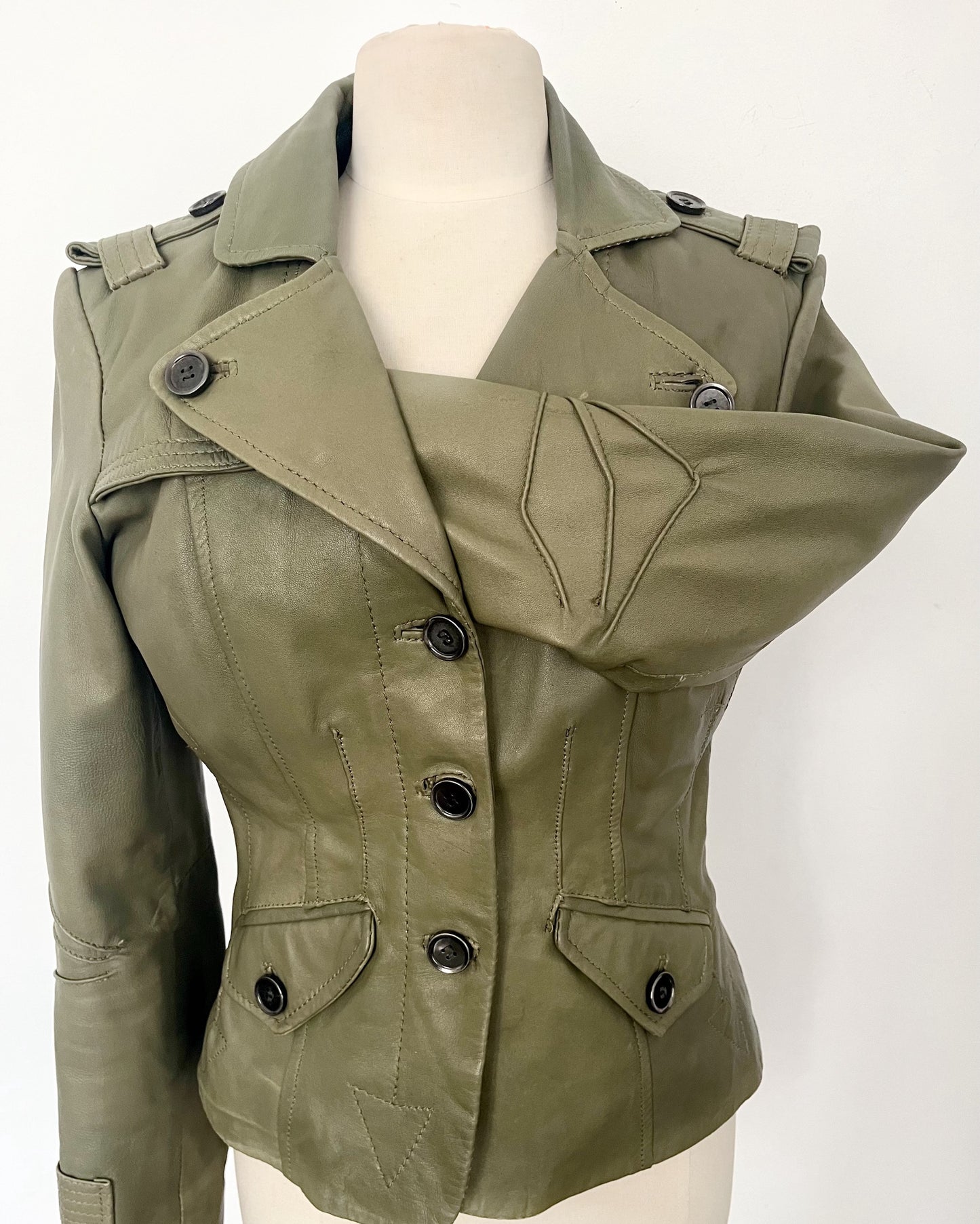 Veste vintage en cuir kaki coupe caban cintré – Taille 40/42
