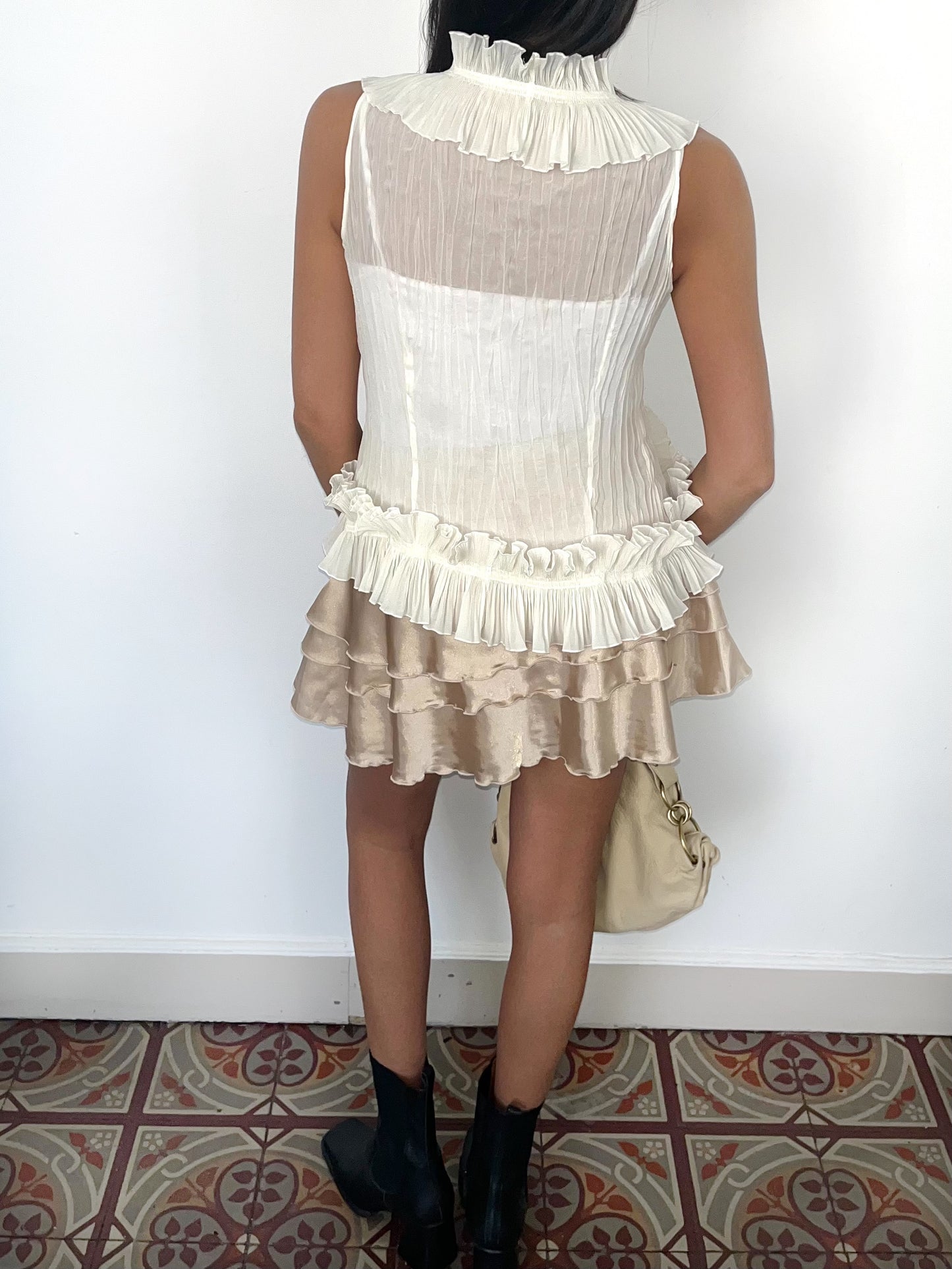 Top vintage fluide sans manches à volants écru – Taille M