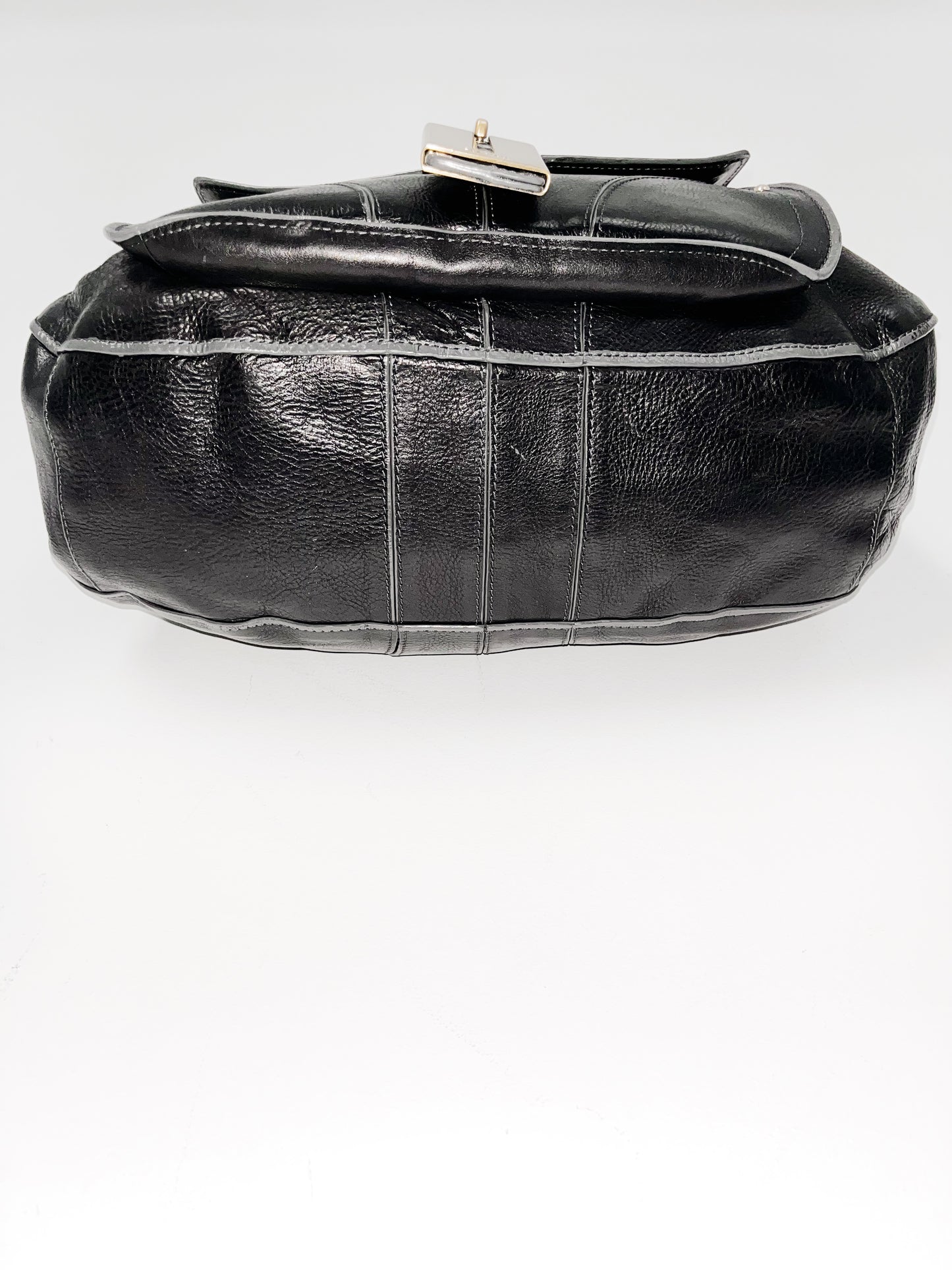 Sac à main Hugo Boss en cuir grainé noir ( SOLD OUT )