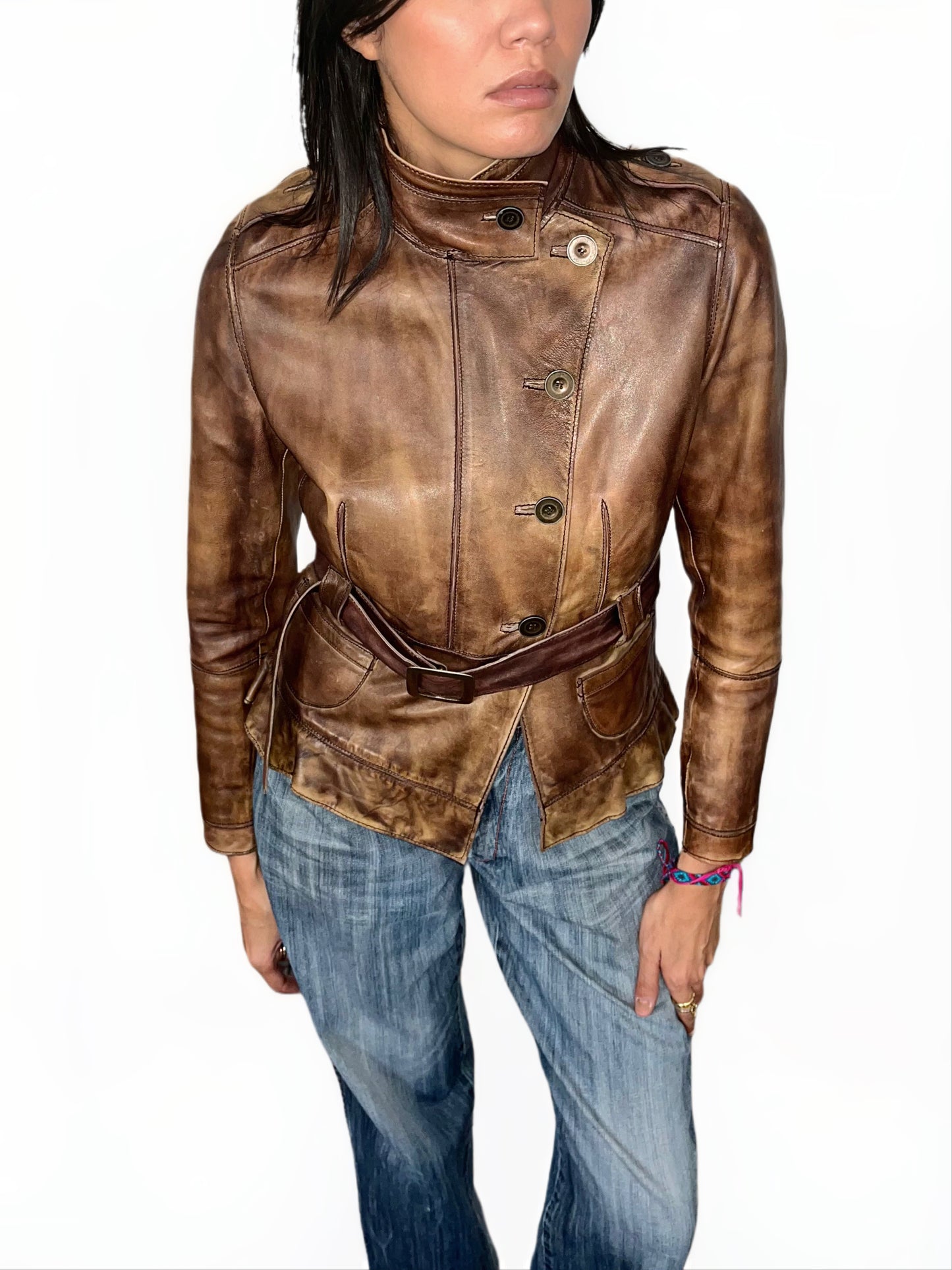 VESTE VINTAGE EN CUIR PATINÉ À VOLANT — TAILLE 38/40