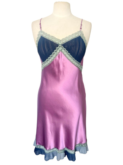 Robe Midi Style Nuisette Satin Violet Parme & Voile Plissé Bleu Marine — Dentelle Vert d'Eau — T. 38