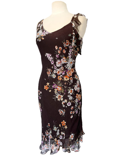 Robe Mi-Longue Fluide et Asymétrique — 38 FR (M) — Imprimé Fleuri Chocolat — Style Romantique Y2K